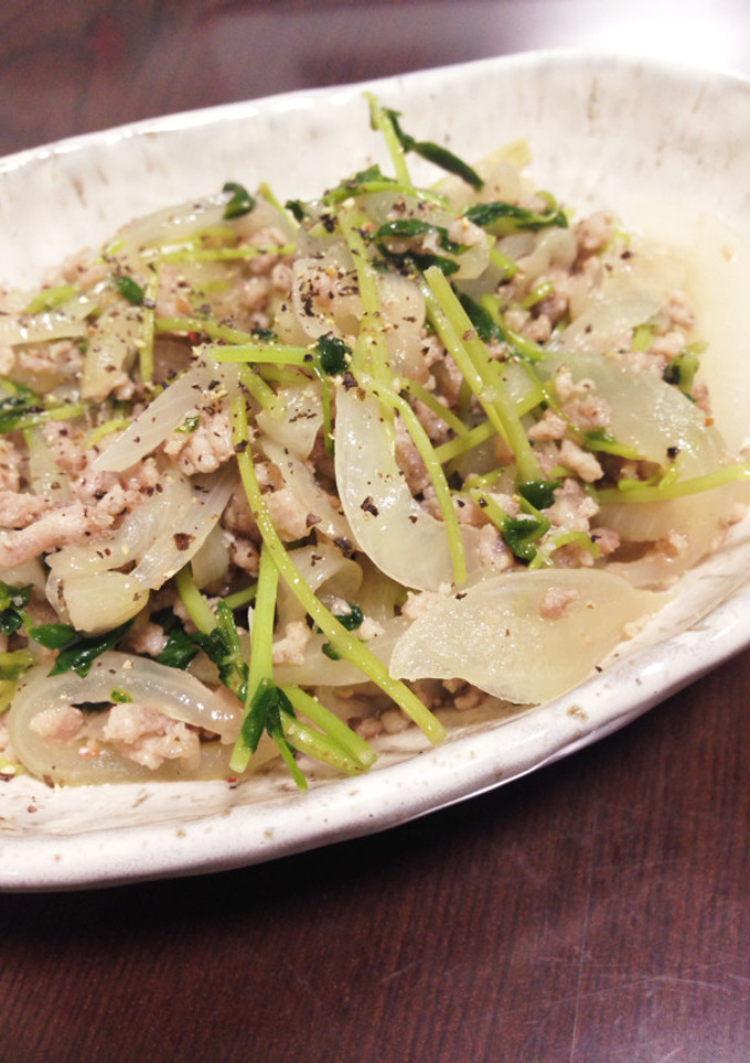 豆苗とたまねぎの炒め-レシピのメイン写真