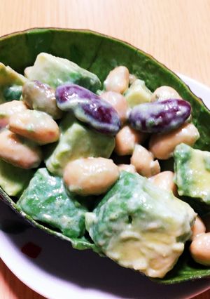アボガドとお豆のココットサラダ-レシピのメイン写真