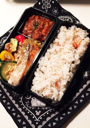 【男子弁当】パプとろろグラタンと生姜鮭-レシピのメイン写真
