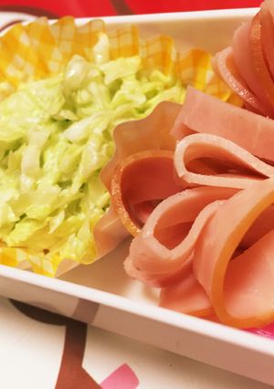 お弁当の隙間に☆簡単サラダとお花ハム-レシピのメイン写真
