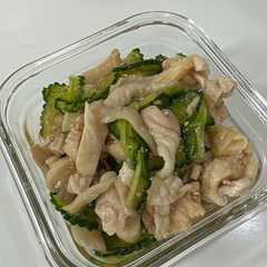 รูปของ 鶏皮とゴーヤの和え物