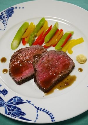 だれでも簡単！レアな厚切りローストビーフ-レシピのメイン写真