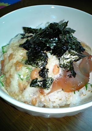 ネバネバの三重奏♪マグロの漬け丼-レシピのメイン写真