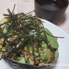 รูปของ 5分で！ぴりっと♫アボカド納豆ココット