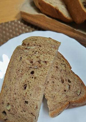 ★低糖質‼ナッツとシナモン入り🍞食パン♪-レシピのメイン写真