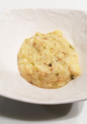白菜と玉ねぎと、鮭のおかゆ（卵黄入り）-レシピのメイン写真