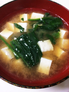 ほうれん草と豆腐の味噌汁-レシピのメイン写真