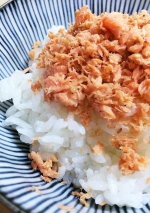 手作り鮭フレーク: ふりかけ、オニギリに-レシピのメイン写真