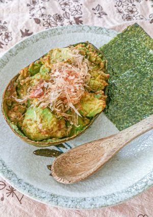 簡単♪ケチャ味噌焼き*アボカドココット-レシピのメイン写真