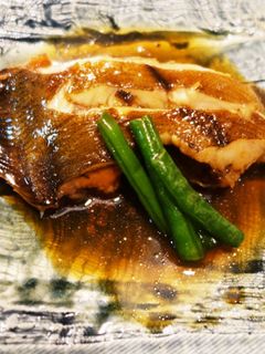 フライパンで簡単♪少し甘いカレイの煮付け-レシピのメイン写真
