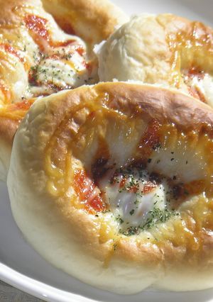 たまたまの目玉焼きパン♪ＨＢで-レシピのメイン写真