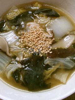 簡単! 白菜と ワカメの 中華スープ♪-レシピのメイン写真