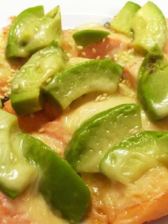 レンジで♡鮭のアボカドチーズ乗せ☆*+-レシピのメイン写真