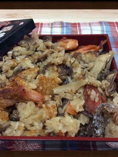 秋鮭ときのこの炊き込みご飯-レシピのメイン写真