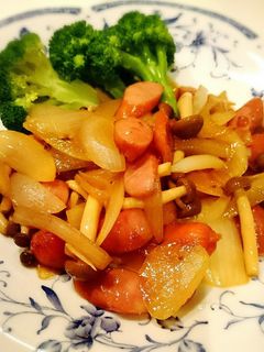 ウインナーと玉ねぎのバター醤油炒め-レシピのメイン写真