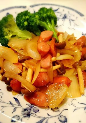 ウインナーと玉ねぎのバター醤油炒め-レシピのメイン写真