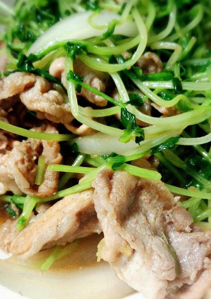 簡単！豆苗入り豚の生姜焼き-レシピのメイン写真