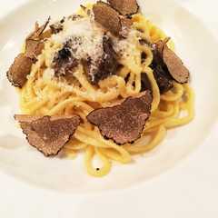 รูปของ イタリア人の黒トリュフのパスタ