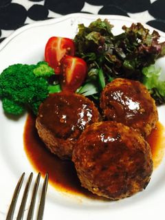 ボリューム満点!我が家のハンバーグの秘密-レシピのメイン写真