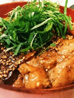 豚・青じそ・バター醤油丼-レシピのメイン写真