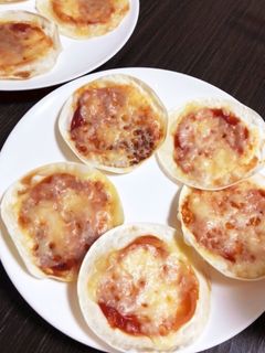 餃子の皮で簡単ピザ-レシピのメイン写真