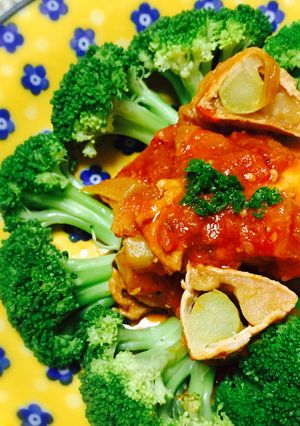 ブロッコリーとりんごの肉巻きトマト煮込み-レシピのメイン写真