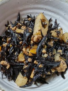 圧力鍋で簡単!ひじきの煮物-レシピのメイン写真