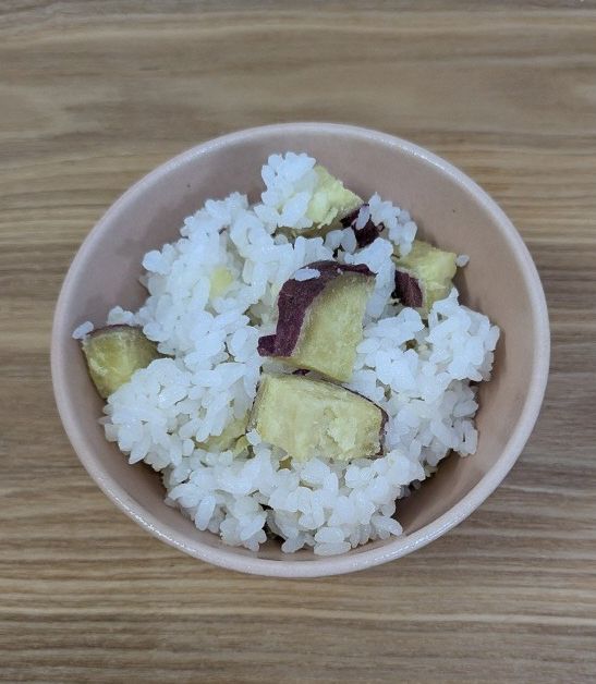 炊飯器におまかせ！丸ごとさつまいもごはん-レシピのメイン写真
