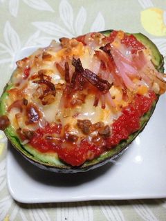 アボカドのトマトグラタン-レシピのメイン写真