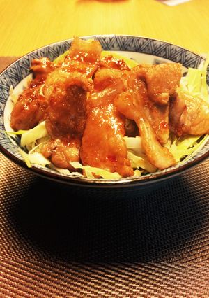キャベツ残させない！豚ローススタミナ丼-レシピのメイン写真