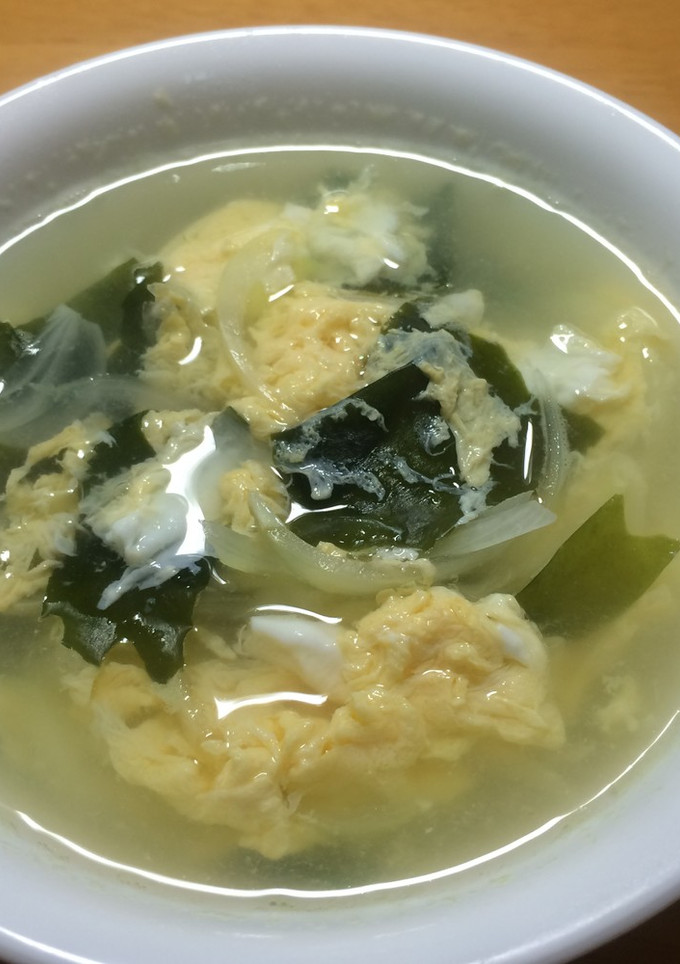 簡単中華スープ　玉ねぎとワカメのかきたま-レシピのメイン写真