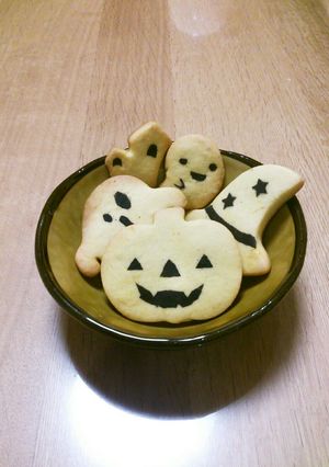 ステンシルで可愛く♪ハロウィンクッキー-レシピのメイン写真