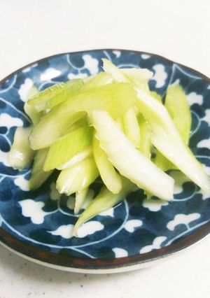 苦手克服？超簡単！セロリの浅漬け-レシピのメイン写真