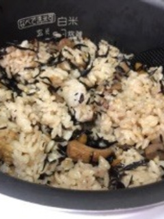 雑穀米とひじきの炊き込みご飯-レシピのメイン写真