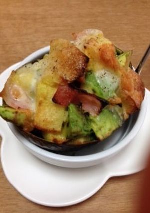 フレンチトーストinアボカドココット-レシピのメイン写真