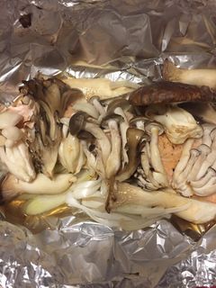 きのこたっぷりサーモンのホイル焼き-レシピのメイン写真