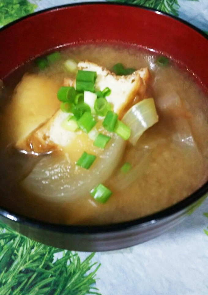 朝食に！厚揚げと玉ねぎのお味噌汁-レシピのメイン写真
