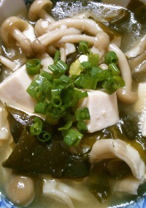 豆腐と ワカメ きのこのアジアンスープ♪-レシピのメイン写真