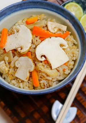 焼き松茸ご飯☆秋の味覚ですなぁ〜♪-レシピのメイン写真