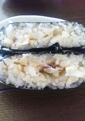 紫玉ねぎ入りサラダおにぎらず♪-レシピのメイン写真
