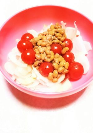 玉ねぎ納豆トマトめんつゆサラダ-レシピのメイン写真