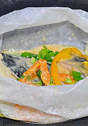 サバの紙包み ☆ レンジ蒸し-レシピのメイン写真