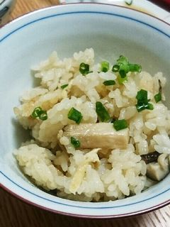 味付はめんつゆのみ!秋の味覚きのこご飯☆-レシピのメイン写真