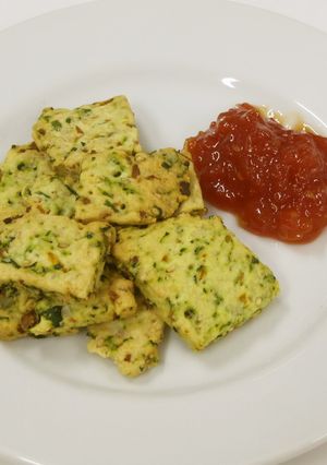 野菜クラッカーとトマトジャム-レシピのメイン写真