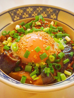 半熟卵のせ麻婆茄子丼♡-レシピのメイン写真