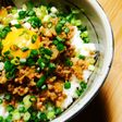 スプーンでかきこめ!!激ウマ甘辛豚丼!!