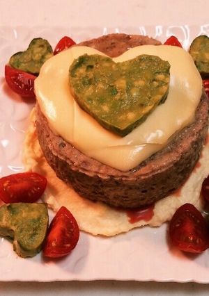 ★お祝いに★ボリュームハンバーグケーキ-レシピのメイン写真