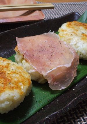 黒胡椒チーズ焼きおにぎり-レシピのメイン写真