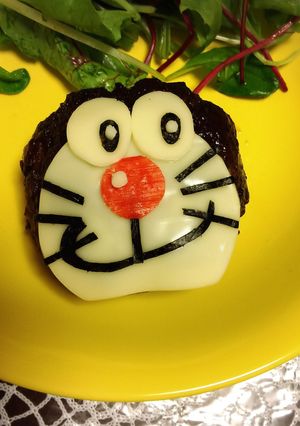 チーズをのせて♡ドラえもんハンバーグ-レシピのメイン写真