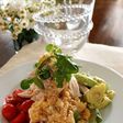 茹で鶏とトマトとアボカドのサラダ